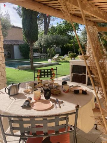 La Maison 1440 LʼIsle-sur-la-Sorgue Εξωτερικό φωτογραφία